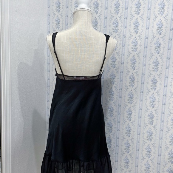 Vintage Victoria's Secret Black slip dress - Picture 2 of 5